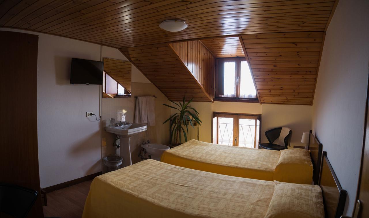 B&B Edelweiss Castione della Presolana Bagian luar foto