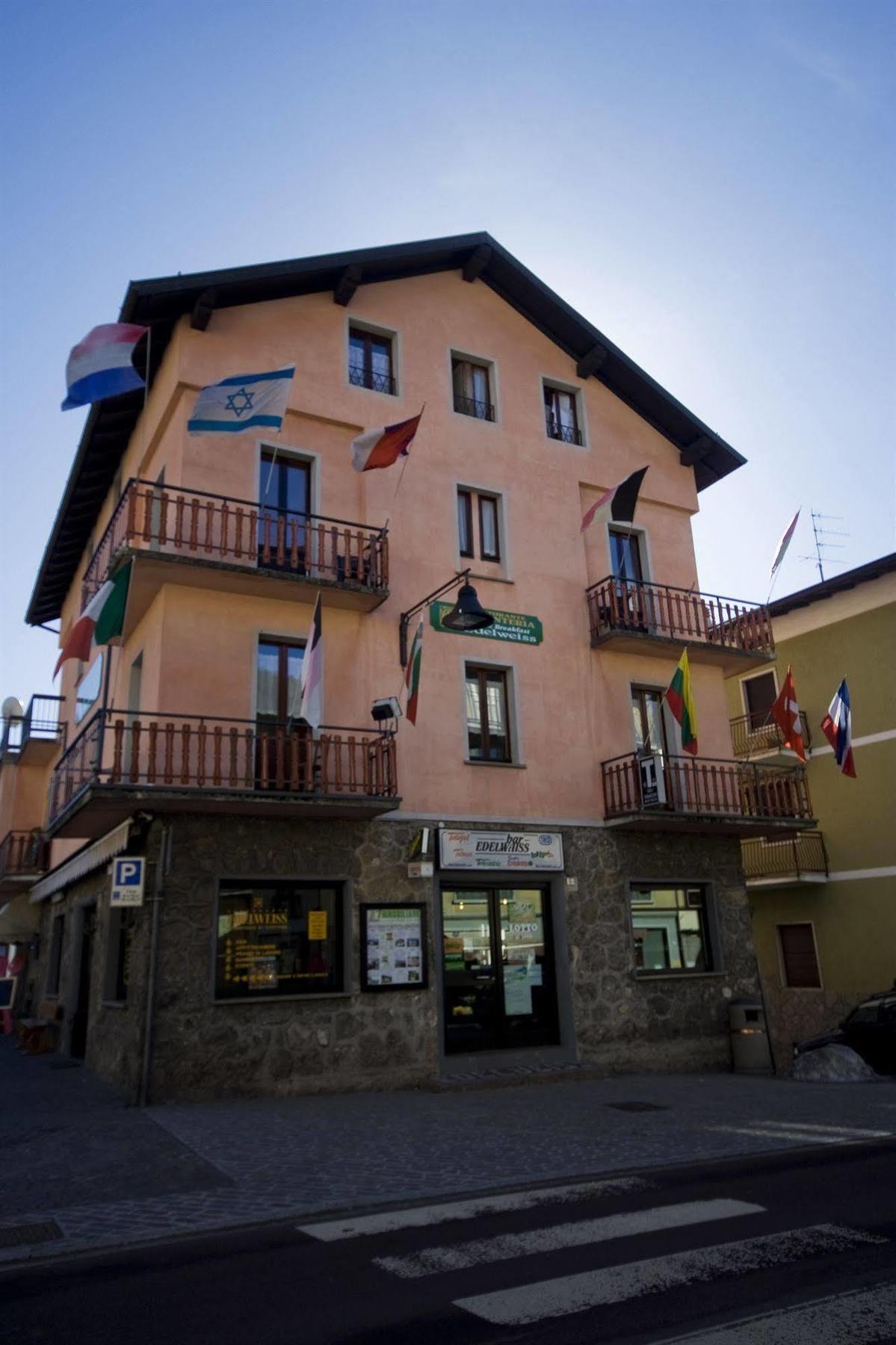 B&B Edelweiss Castione della Presolana Bagian luar foto