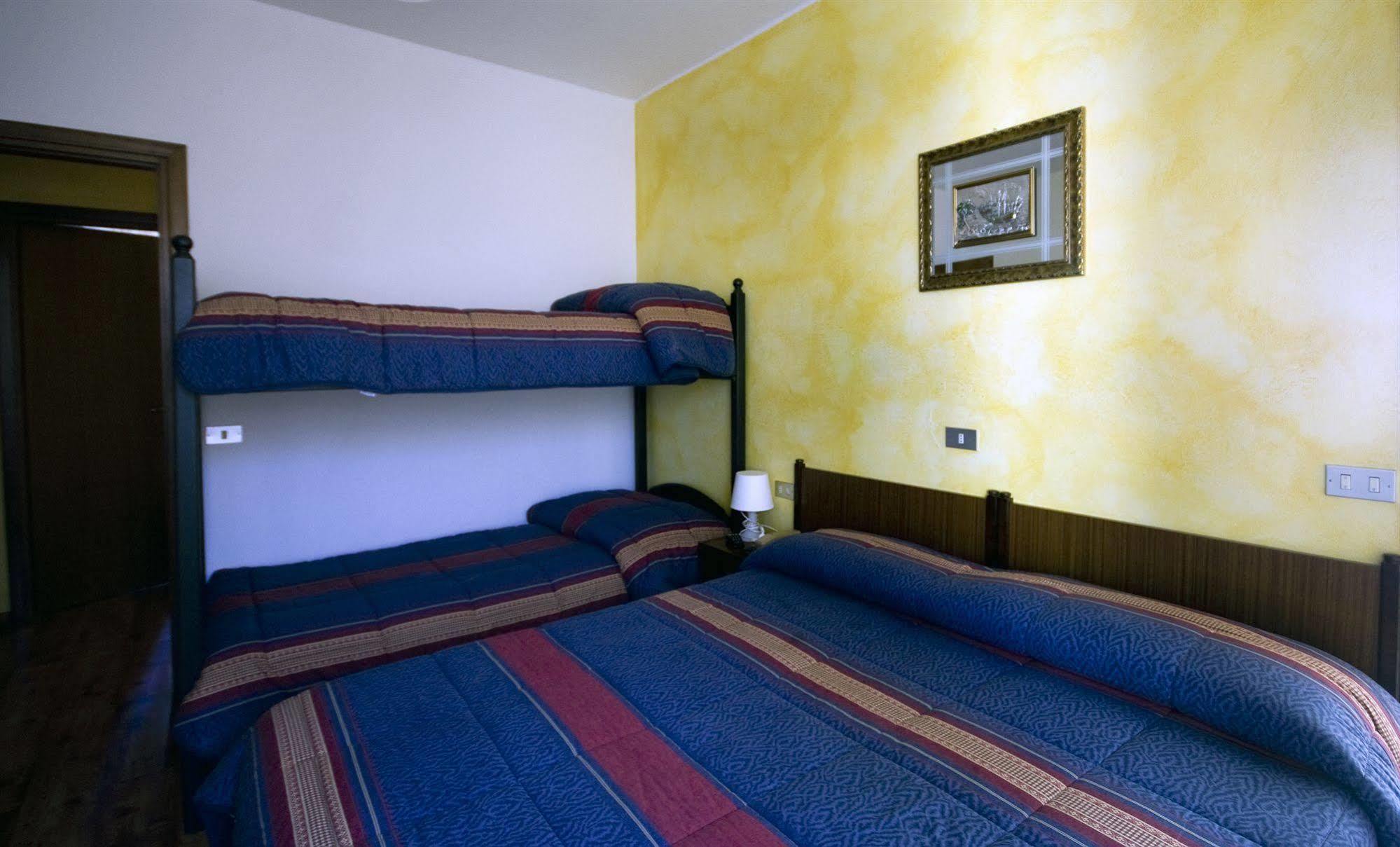 B&B Edelweiss Castione della Presolana Bagian luar foto