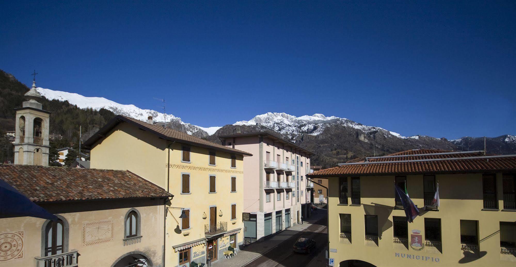B&B Edelweiss Castione della Presolana Bagian luar foto