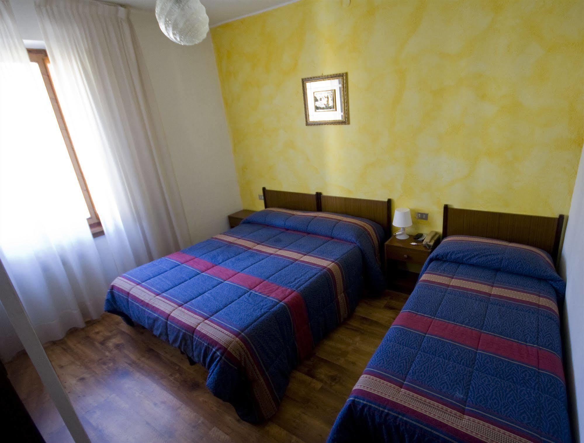 B&B Edelweiss Castione della Presolana Bagian luar foto