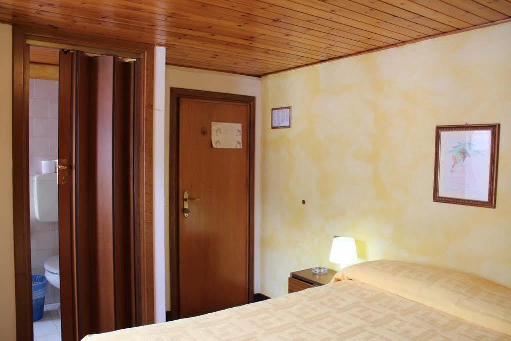 B&B Edelweiss Castione della Presolana Bagian luar foto