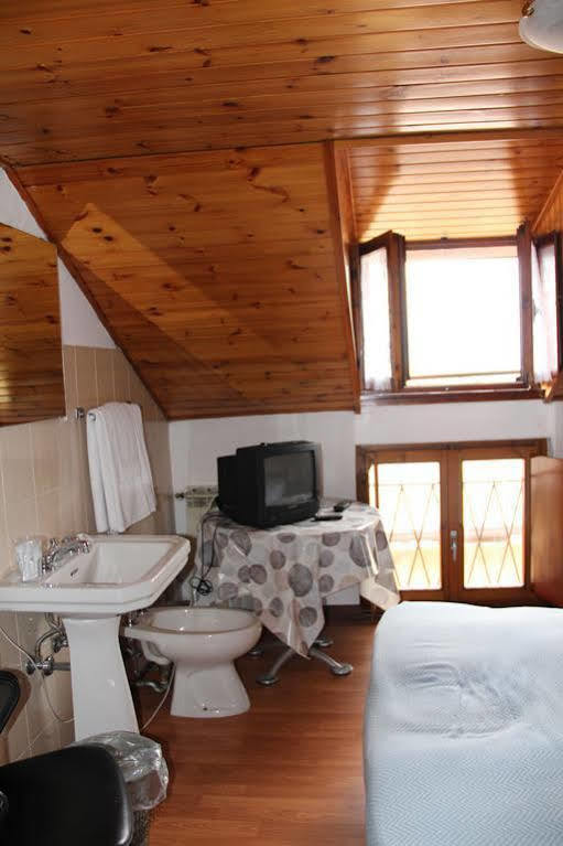 B&B Edelweiss Castione della Presolana Bagian luar foto